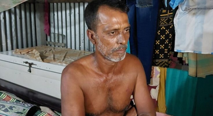 গভীর রাতে উঁকি মেরে স্বামী-স্ত্রীর দৃশ্য দেখাই তার...........
